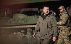 Tổng thống Zelensky bất ngờ thăm tiền tuyến Donetsk động viên binh sĩ giữa lúc Nga đẩy mạnh tấn công