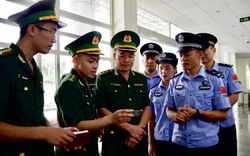 BĐBP Lai Châu trao đổi nghiệp vụ cùng Trạm Kiểm tra biên phòng xuất, nhập cảnh Kim Thủy Hà (Trung Quốc)