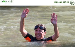 Hình ảnh báo chí 24h: Thị trưởng Paris bơi ở sông Seine để chứng minh nước sạch