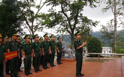 Bộ đội Biên phòng tỉnh Lai Châu dâng hoa, dâng hương tưởng niệm các anh hùng liệt sĩ tại biên giới