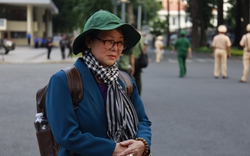 Một phụ nữ cao tuổi dậy từ sáng sớm, vượt hơn 200km đến viếng Tổng Bí thư Nguyễn Phú Trọng