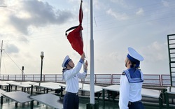 Treo cờ rủ ở quần đảo Trường Sa, Nhà giàn DK1 và các tàu trực chiến tưởng nhớ Tổng Bí thư Nguyễn Phú Trọng