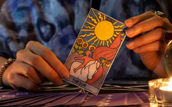 Tin theo bói bài Tarot, cô gái phải nhập viện điều trị tâm thần vì không dám làm 1 việc