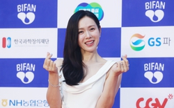 Son Ye Jin: "Tôi là người hướng nội nhưng ham diễn xuất"