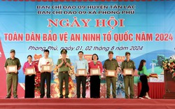 Bộ trưởng Bộ Công an Lương Tam Quang dự ngày hội Toàn dân bảo vệ an ninh Tổ quốc tại Hòa Bình