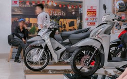 Honda Vision, SH chênh giá tại đại lý khi sắp vào năm học mới