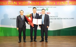 Vietcombank công bố quyết định chỉ định Bí thư Đảng ủy và điều động, bổ nhiệm Giám đốc Chi nhánh Thăng Long