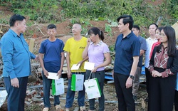 Trưởng Ban Tuyên giáo Trung ương thăm hỏi, động viên người dân vùng lũ Mộc Châu (Sơn La)