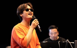 Hà Anh Tuấn cật lực tập luyện cùng ban nhạc cho concert "Sketch a rose"