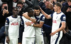 Thi đấu với 10 người, Tottenham vẫn nối dài thành tích toàn thắng