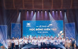 Vinschool trao Học bổng Kiến tạo cho 30 học sinh xuất sắc vượt khó