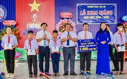 VNPT Cà Mau tiếp sức cho học sinh nghèo hiếu học trên địa bàn tỉnh