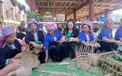 Về Lai Châu xem người Khơ Mú bảo tồn nghề đan lát truyền thống, đưa sản phẩm trở thành hàng hóa