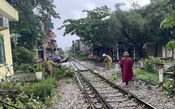 Hủy nhiều chuyến tàu khi bão Yagi đi qua, đường sắt thiệt hại lớn      