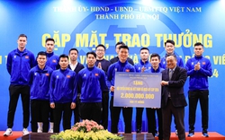 Bầu Hiển thưởng 4,4 tỷ đồng cho 10 cầu thủ Hà Nội FC và CLB CAHN