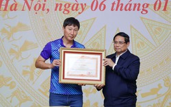 HLV Kim Sang-sik tiết lộ lý do “xoay tua” liên tục ở ĐT Việt Nam