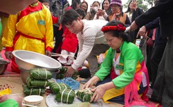 Đây là 2 loại bánh ngon, ra tết ở nơi này của Hải Dương, nông dân thi gói, luộc sôi sùng sục, thơm khắp rừng