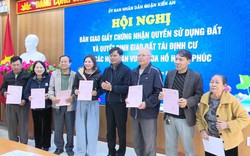 Quận Kiến An: Trao giấy chứng nhận quyền sử dụng đất và Quyết định giao đất cho các hộ có đất thuộc diện thu hồi