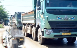Cảnh xe chở đất nối đuôi, phun bụi chạy như “ma đuổi” trên Tỉnh lộ 624 tiếp diễn đến bao giờ?