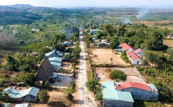 Nông thôn mới Kon Tum, làng nông thôn mới làm điểm, thêm nhà kiên cố, đường khang trang, thôn đạt chuẩn