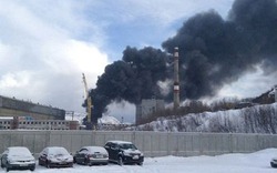 Chùm ảnh hỏa hoạn tại nhà máy tái chế tàu ngầm hạt nhân ở Nga