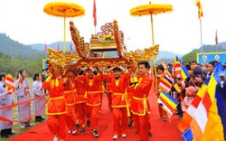 Tưng bừng ngày khai hội Yên Tử