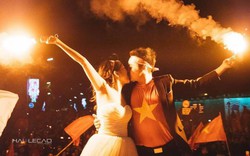 Cặp đôi chụp ảnh cưới ngày U23 Việt Nam chiến thắng: "Cả biển người đồng thanh hô: Hôn đi"