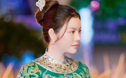 Lý Nhã Kỳ xinh đẹp nổi bật với áo dài xanh thêu trong Lễ hội Áo dài