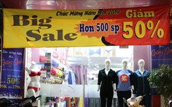 Hà Nội: Các shop thời trang ồ ạt giảm giá sốc đón Tết
