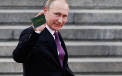 Tổng thống Nga Putin và bí mật tấm thẻ mật vụ Đông Đức