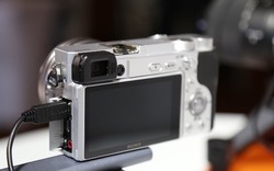 Sony công bố máy ảnh α6400 lấy nét nhanh nhất thế giới, tích hợp trí tuệ nhân tạo