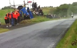 Video: Thót tim môtô lao như vũ bão tại cuộc đua nguy hiểm nhất thế giới