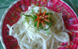 Bông bồn bồn rụng trắng