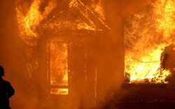 “Bà hỏa” thiêu đốt 3 nhà hàng ở khu du lịch biển Thanh Hóa, hàng trăm du khách hoảng loạn