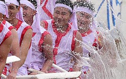 Cả khúc sông Lô 5km náo nhiệt vì gần 200 trai tráng đua thuyền