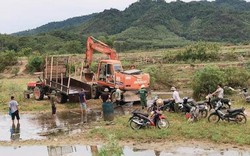 Nghệ An:  Hạn khốc liệt, đổ xô ra suối đào giếng tìm nước sinh hoạt