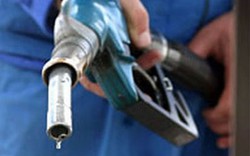 Giảm 30 đồng/lít xăng: Để làm gì?