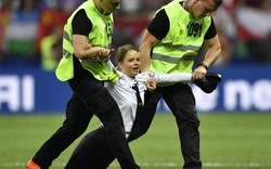 Hình phạt cho nhóm nhạc Nga xông vào phá đám chung kết World Cup