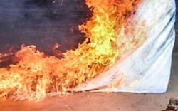 Cháy váy vì làm... thịt nướng &#34;an toàn&#34; cho con 
