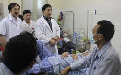 Sốt xuất huyết lên đỉnh dịch, bệnh nhân cam kết nằm ghép