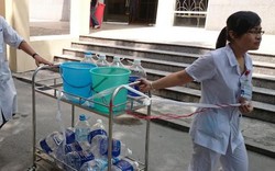 Đau đẻ chờ… nước sạch