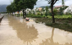 Bão số 9: Khánh Hòa khắp nơi sạt lở, tắc đường, ngập cục bộ