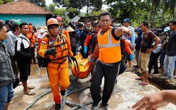 Sóng thần ở Indonesia: Số người thương vong lên đến gần 2.000