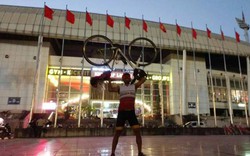 ĐT Việt Nam - Thái Lan: CĐV Thái cuồng nhiệt đạp xe 1.400km đến sân Mỹ Đình