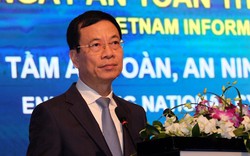 Bộ trưởng Nguyễn Mạnh Hùng: "Không ai an toàn một mình trong thế giới mạng"