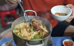 Sài Gòn quán: Lẩu bò kho Campuchia trên bếp than hồng, hương vị độc lạ khu Vườn Chuối