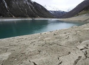 Clip: Nhiều hồ chứa nước lớn trên thế giới đang cạn kiệt
