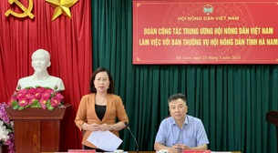 Phó Chủ tịch BCH Hội Nông dân Việt Nam Bùi Thị Thơm làm việc với Hội Nông dân tỉnh Hà Nam