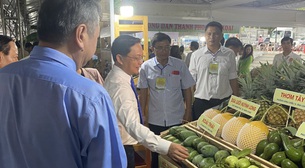 Phó Chủ tịch Hội NDVN Nguyễn Xuân Định dự hội chợ trái cây và hàng nông sản Bình Phước năm 2024