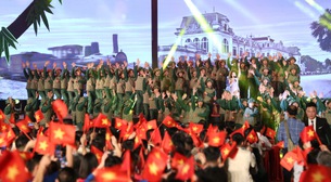 Cầu truyền hình "Dưới lá cờ quyết thắng": Những cuộc hội ngộ xúc động trên đất Điện Biên Phủ